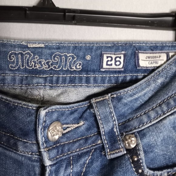 Miss Me Women's Low-Rise Capri Medium Wash Denim Capri Jeans Size 26 - Picture 9 of 10